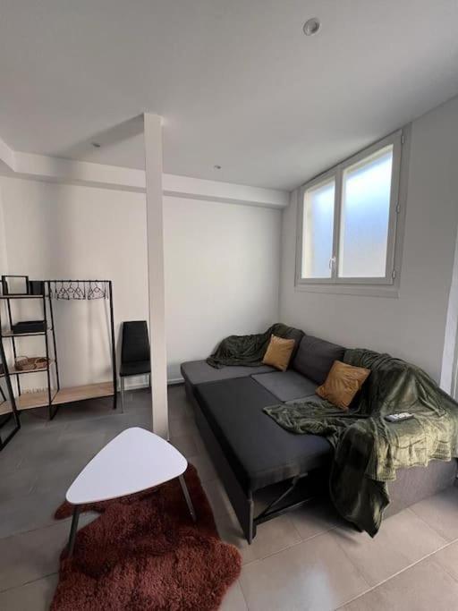 Appartement Idealement Situe Монтро-фот-Йон Екстер'єр фото
